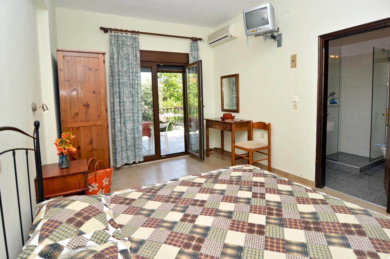 Pension Aldebaran Hotel Potos Buitenkant foto