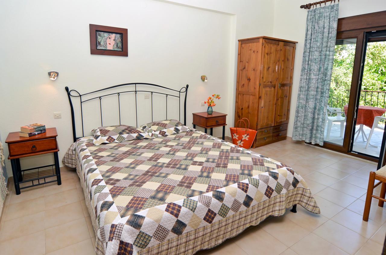 Pension Aldebaran Hotel Potos Buitenkant foto